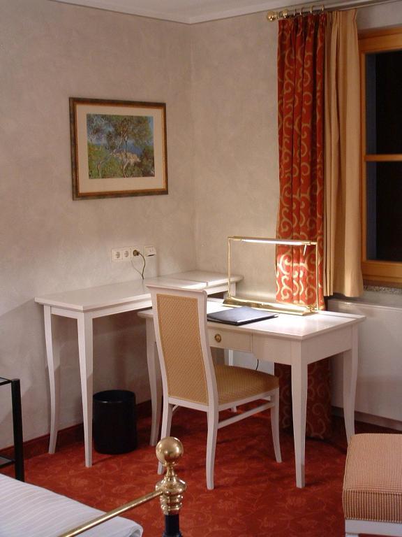Altstadthotel Braeuwirt Weiden in der Oberpfalz Camera foto