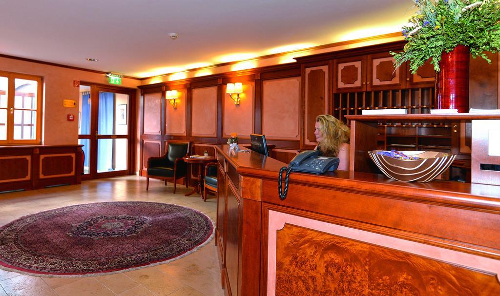 Altstadthotel Braeuwirt Weiden in der Oberpfalz Esterno foto