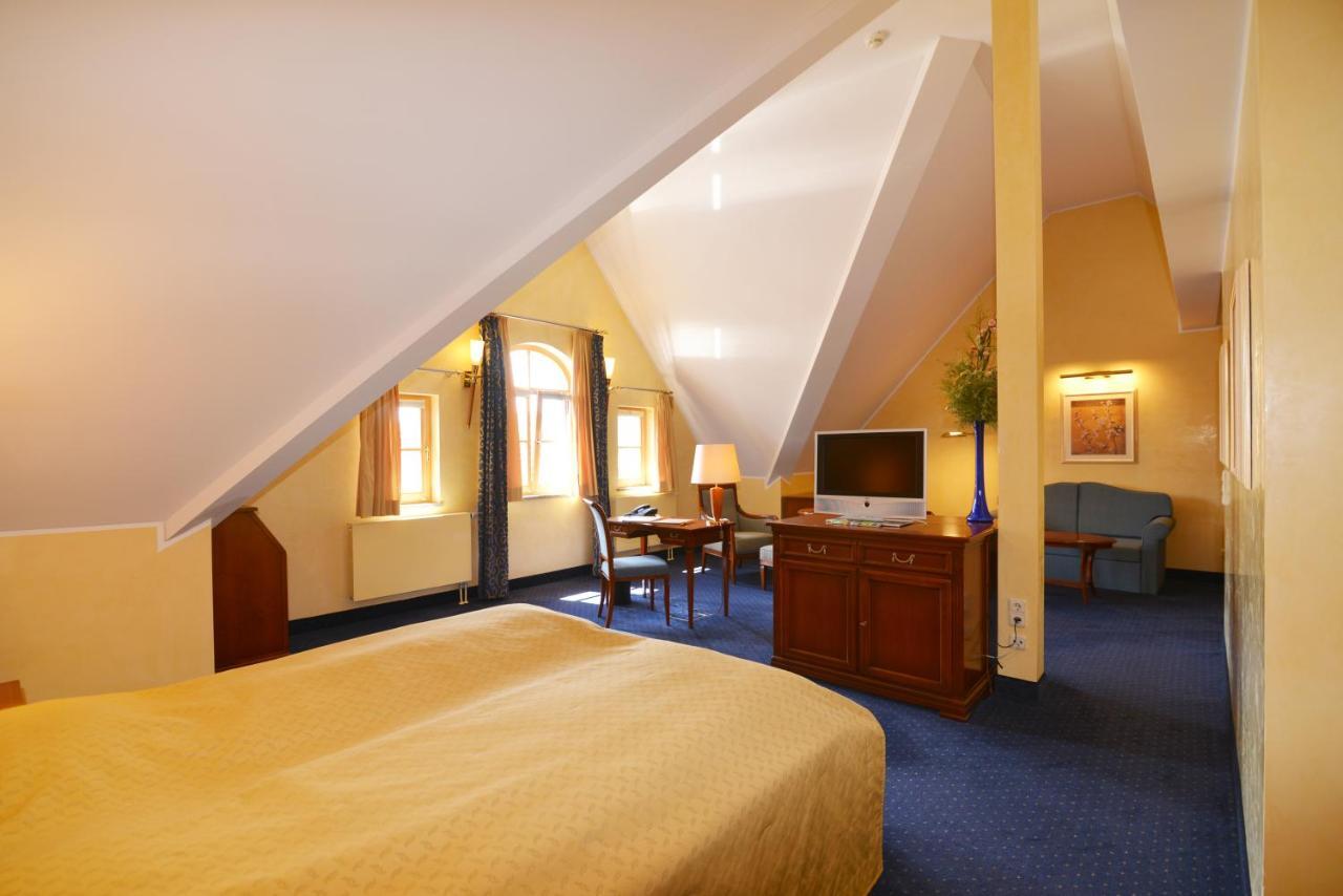 Altstadthotel Braeuwirt Weiden in der Oberpfalz Esterno foto